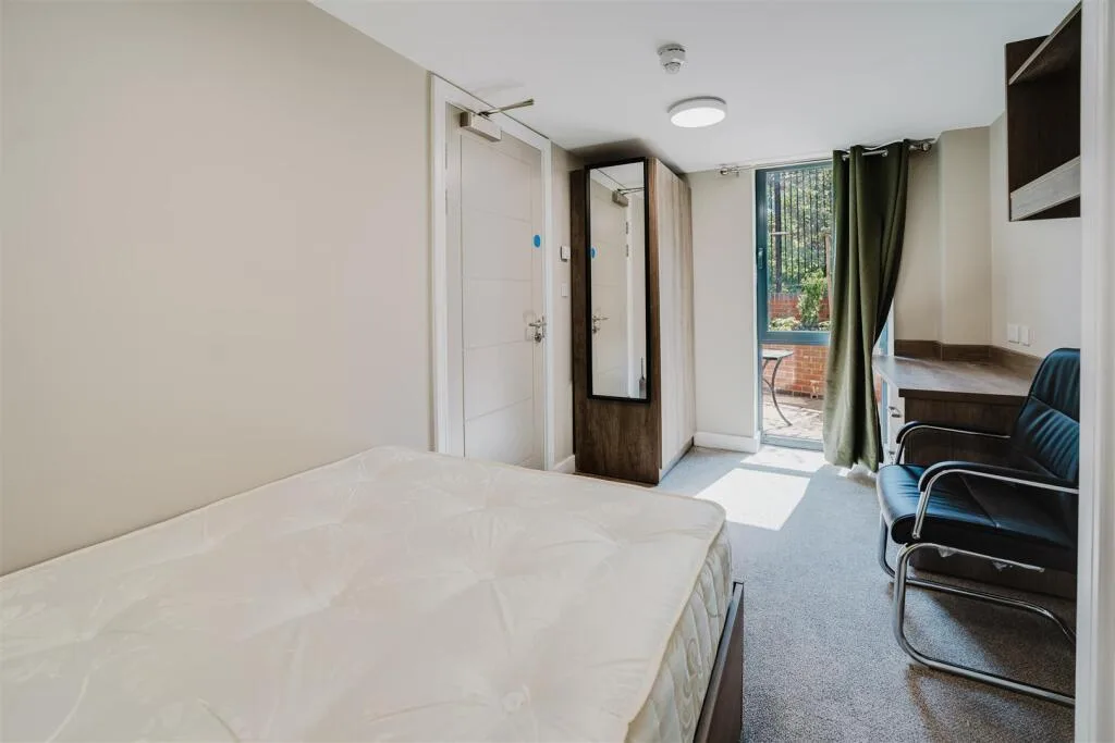 7 bedroom apartment for rent