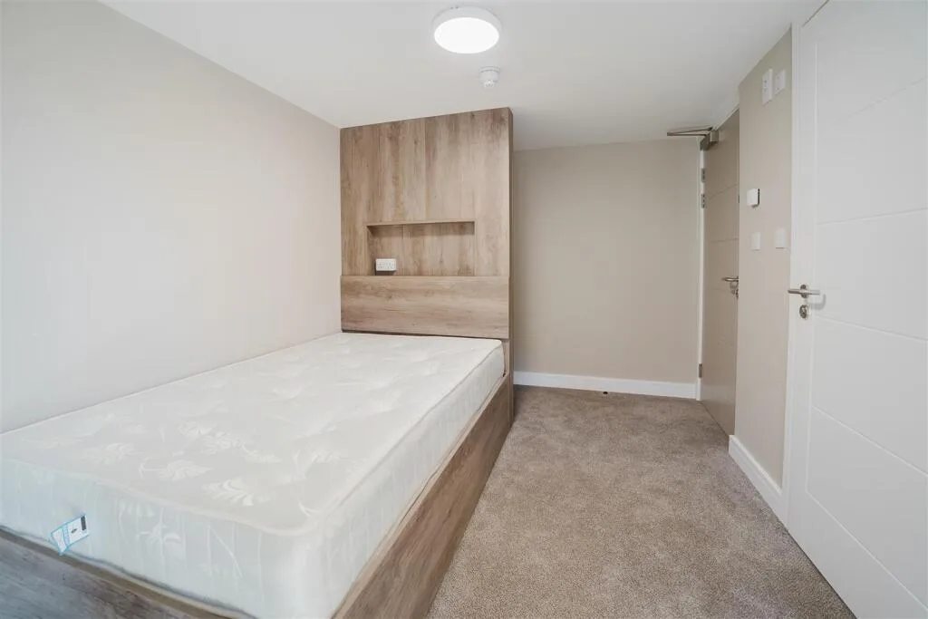 7 bedroom apartment for rent