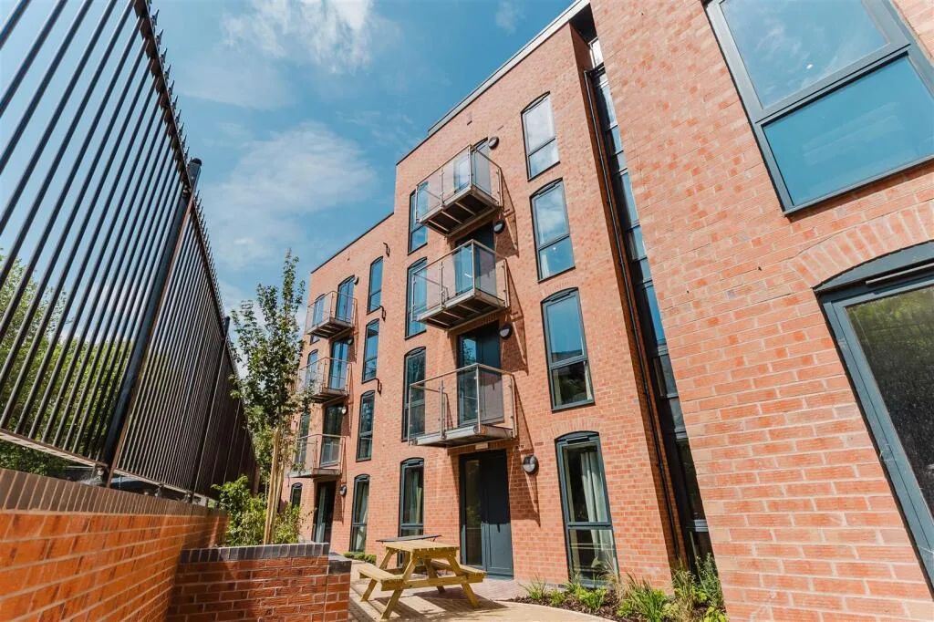 7 bedroom apartment for rent