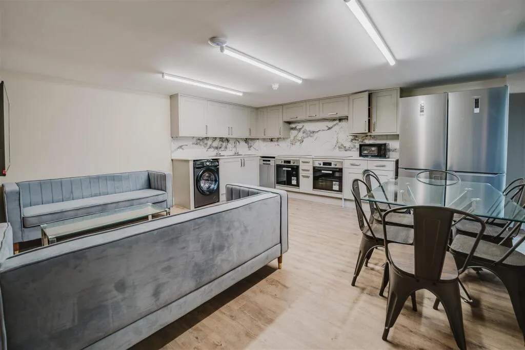 7 bedroom apartment for rent