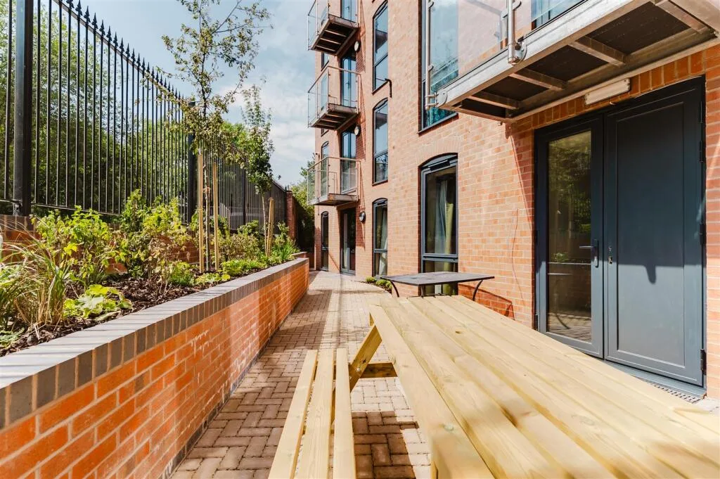 7 bedroom apartment for rent