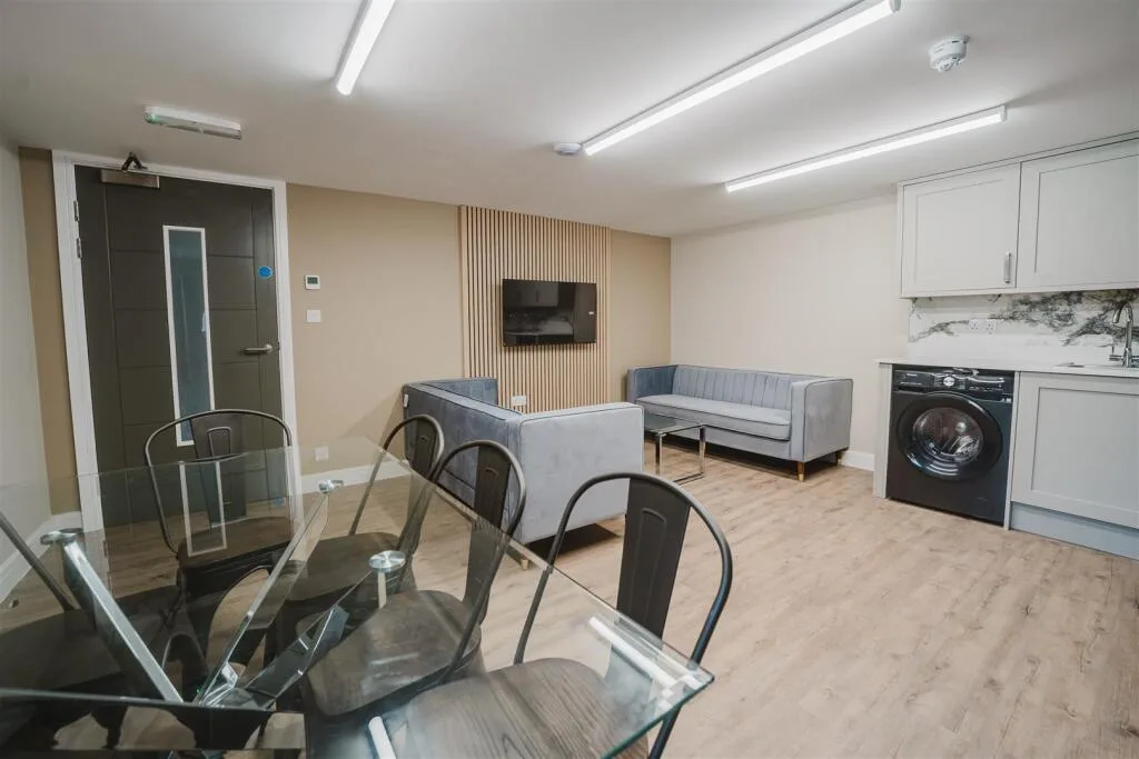 7 bedroom apartment for rent
