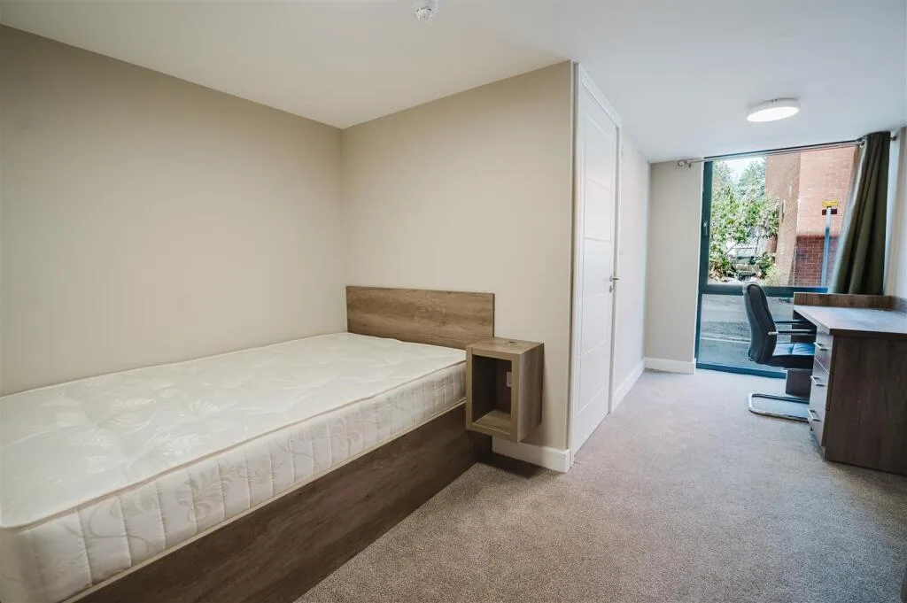 7 bedroom apartment for rent