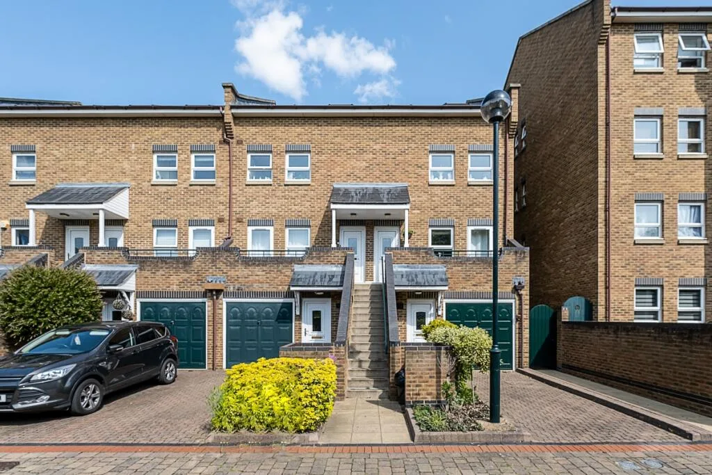 2 bedroom duplex for rent