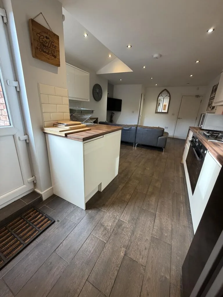 7 bedroom house for rent
