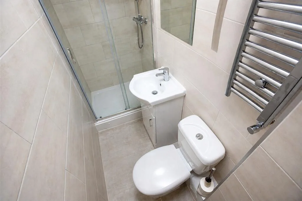 6 bedroom house for rent