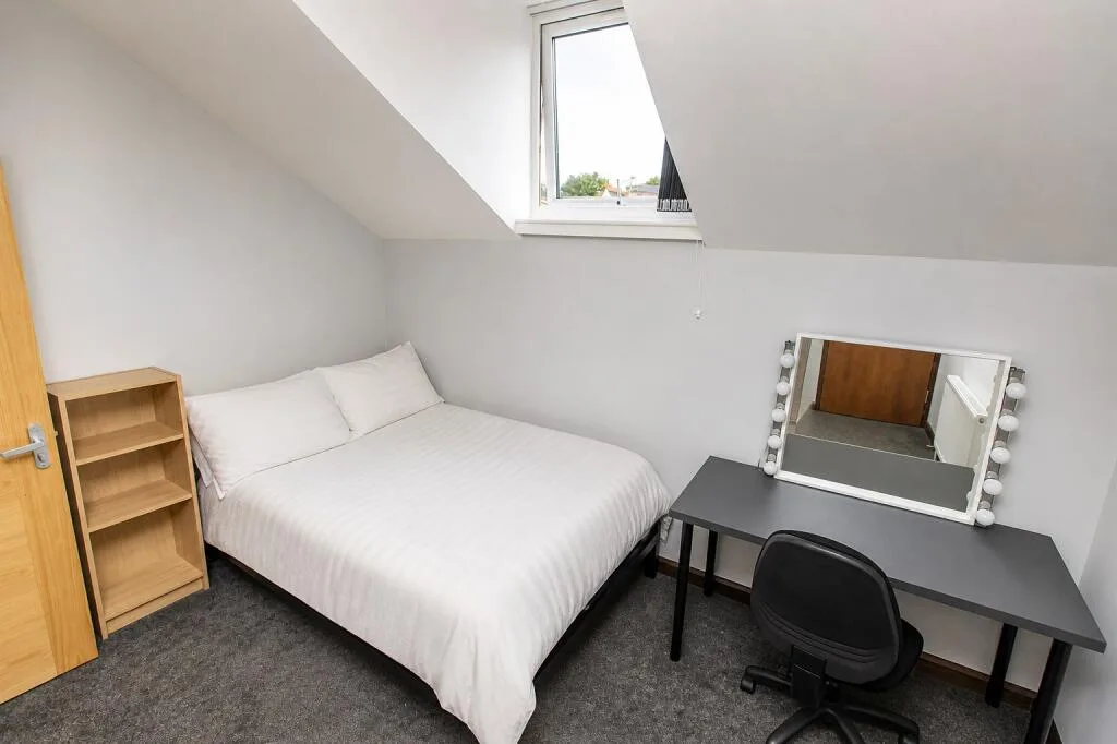 6 bedroom house for rent