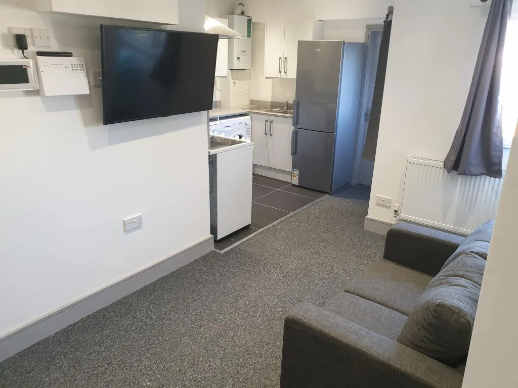 4 bedroom flat for rent