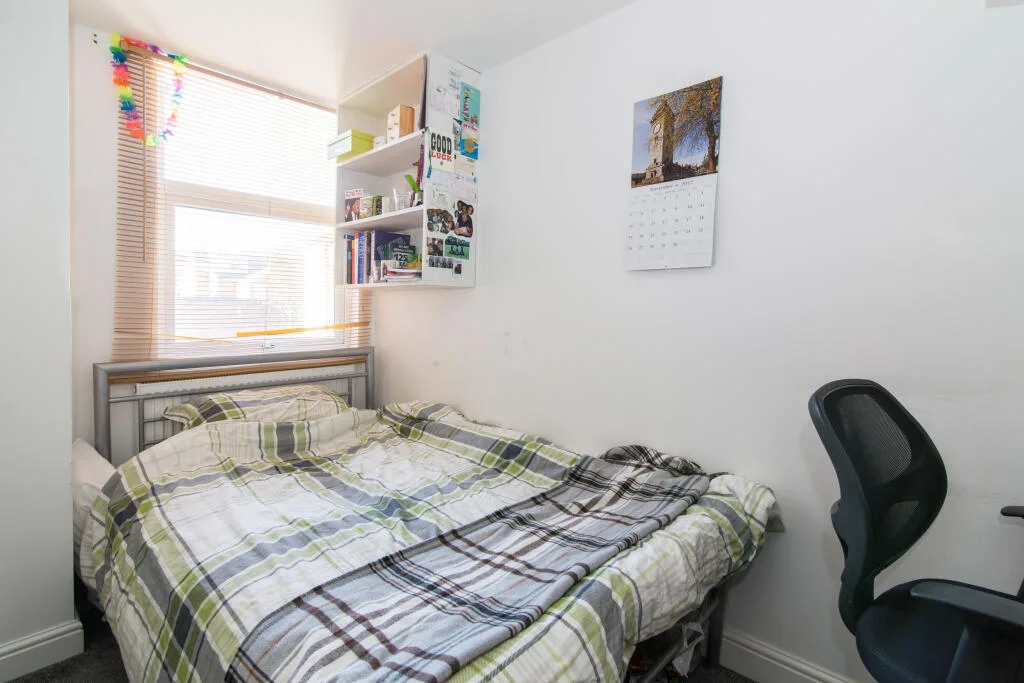 6 bedroom house for rent