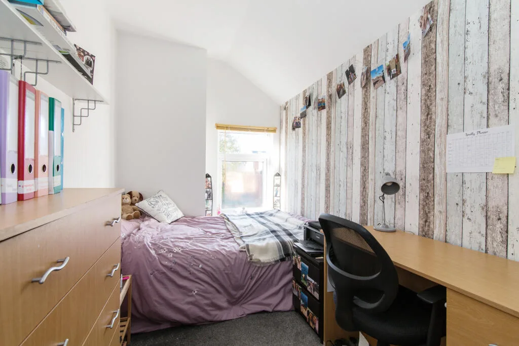 6 bedroom house for rent