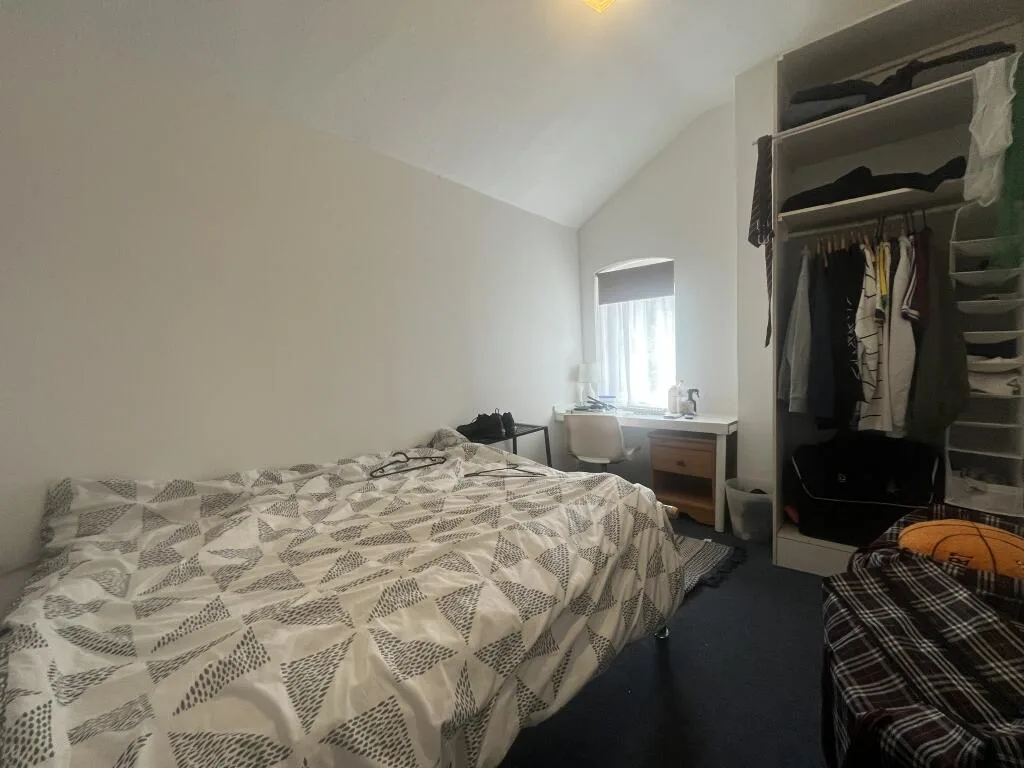 5 bedroom house for rent