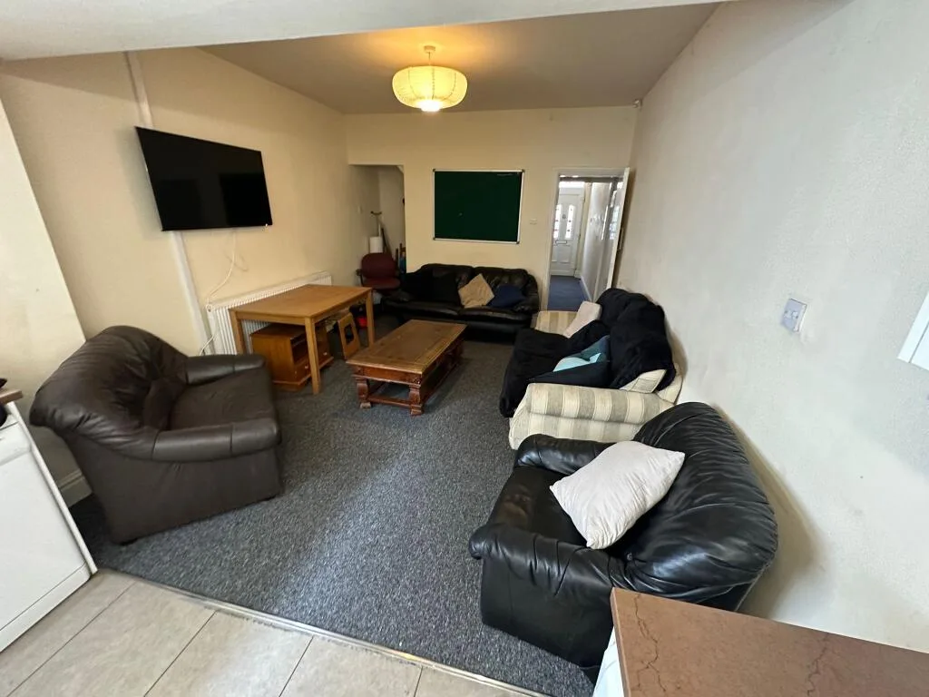 5 bedroom house for rent