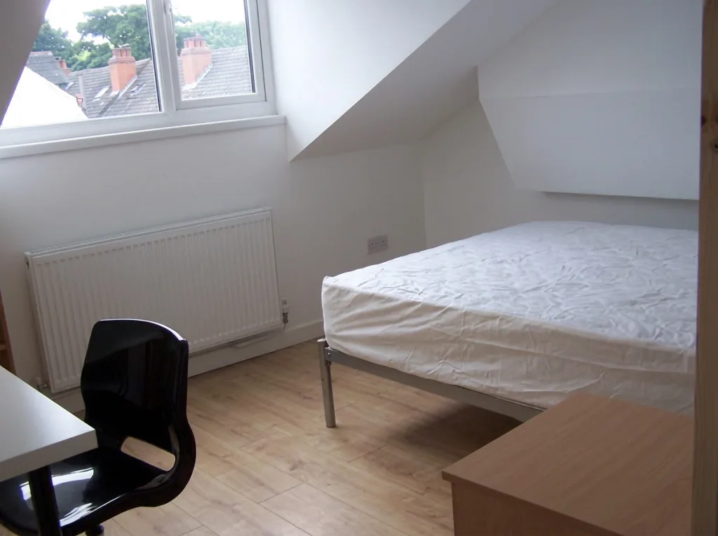 6 bedroom house for rent