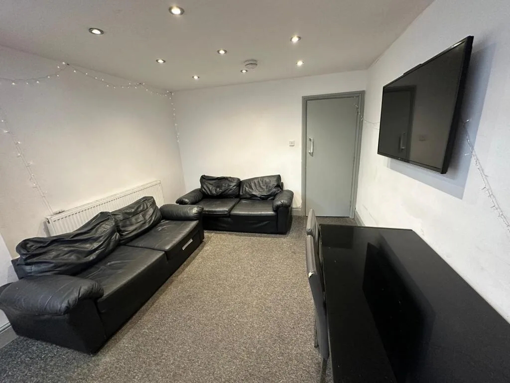 7 bedroom house for rent