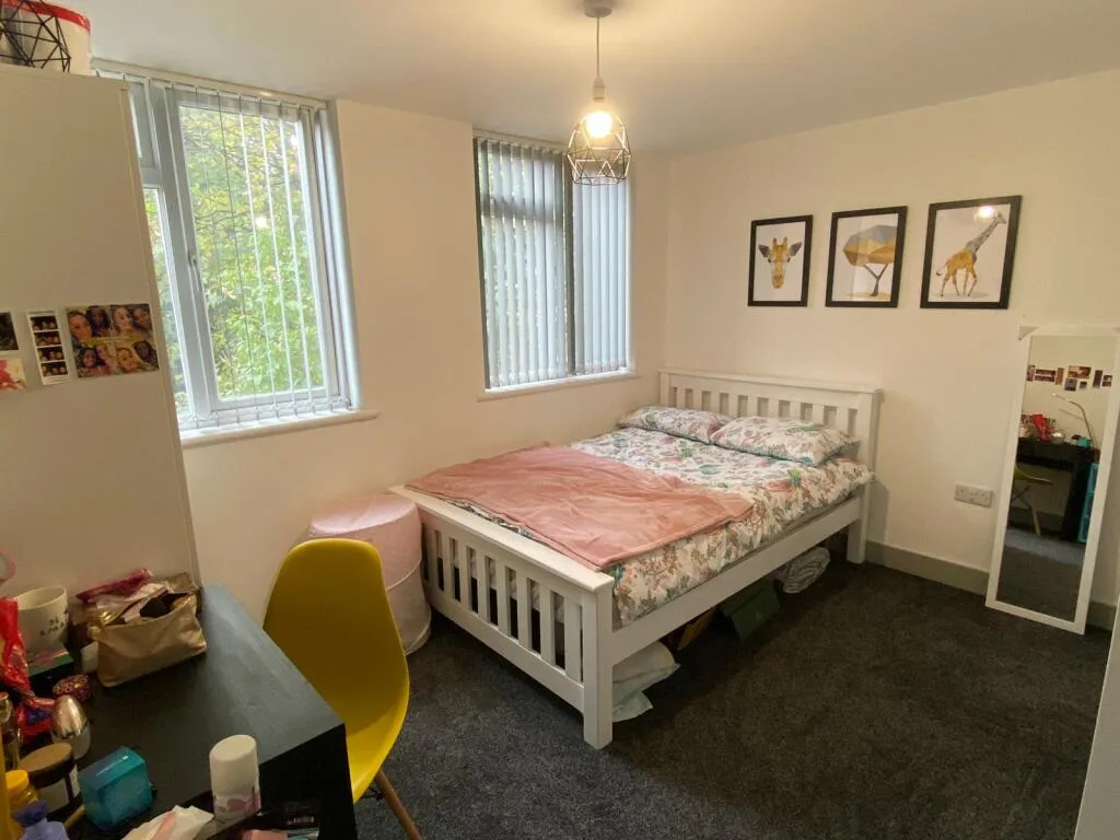 6 bedroom house for rent