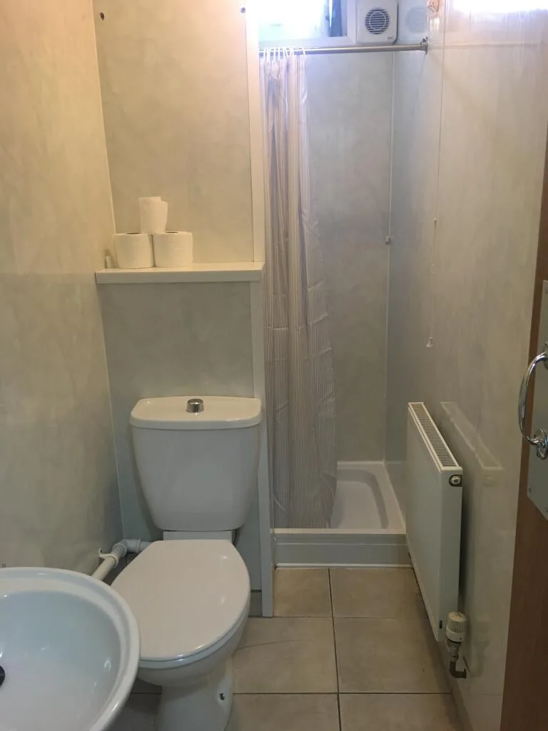 6 bedroom house for rent