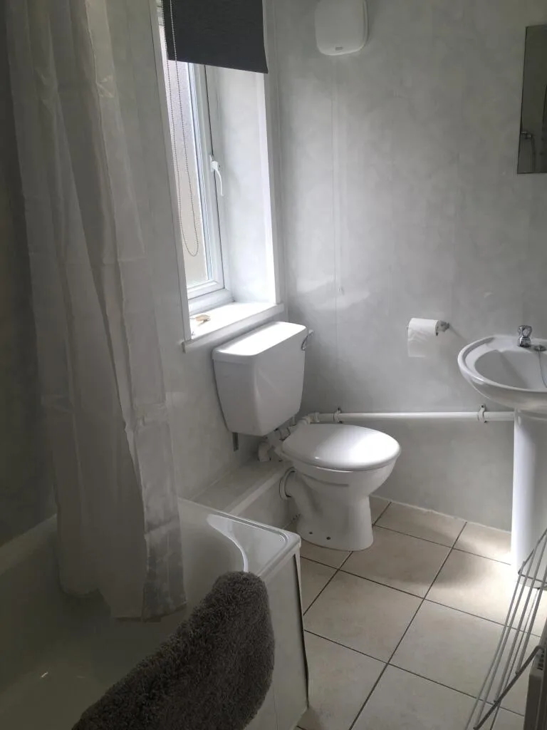 6 bedroom house for rent