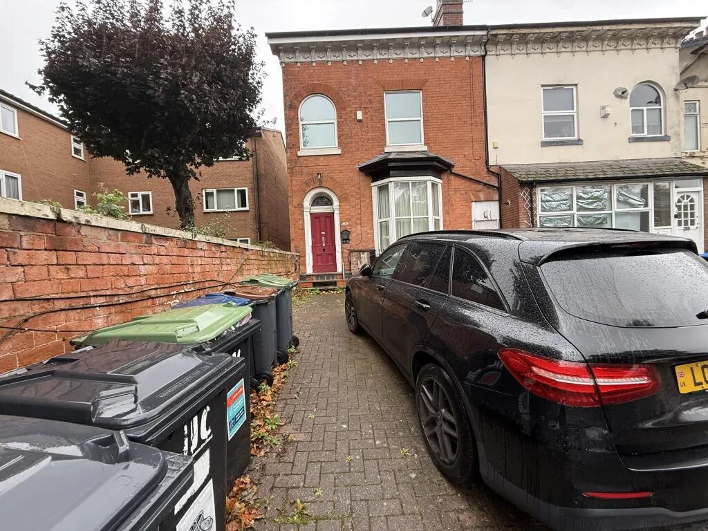 3 bedroom flat for rent