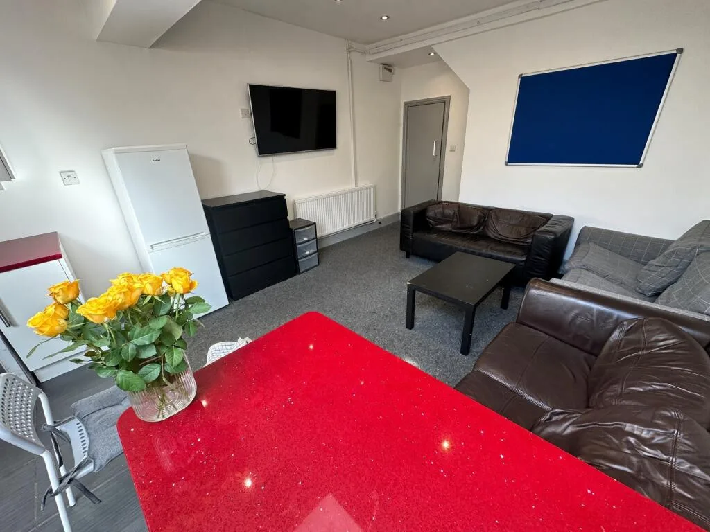 7 bedroom house for rent