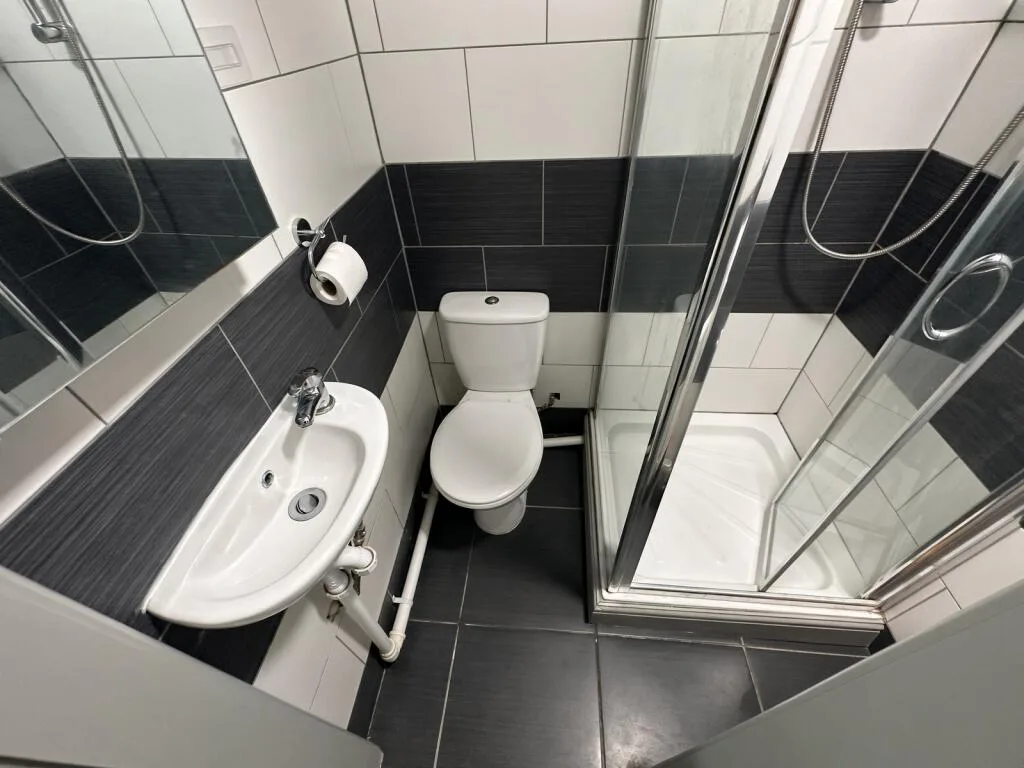 7 bedroom house for rent