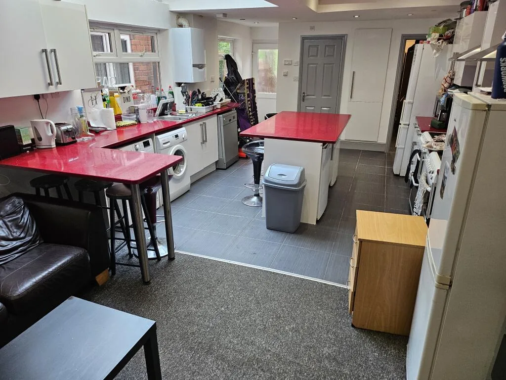 7 bedroom house for rent