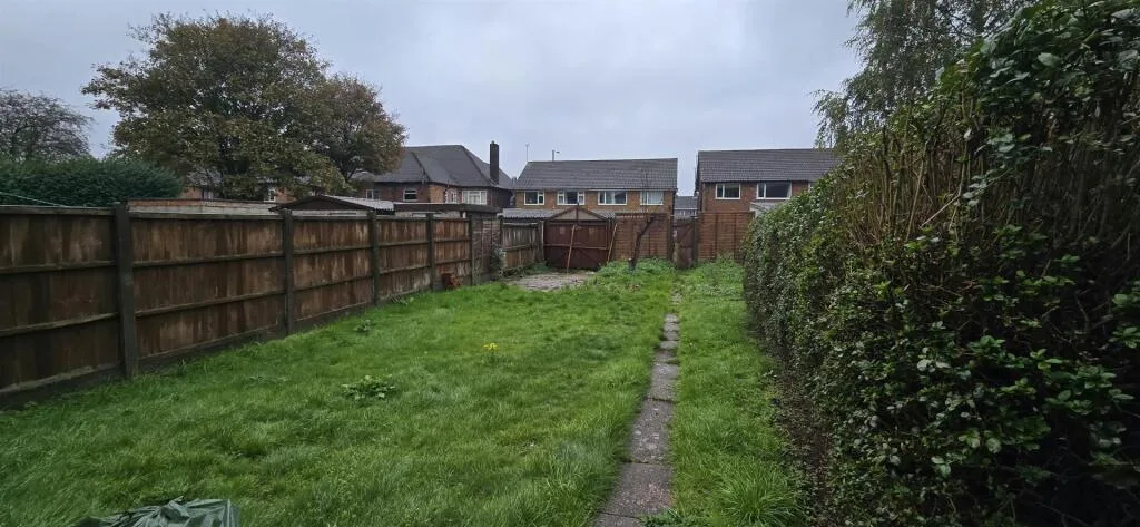 3 bedroom semi-detached house for rent