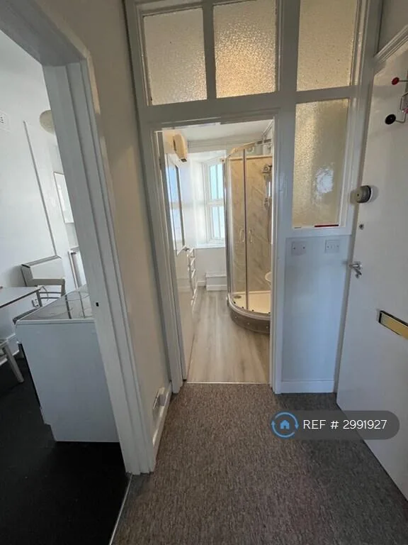 Studio flat for rent