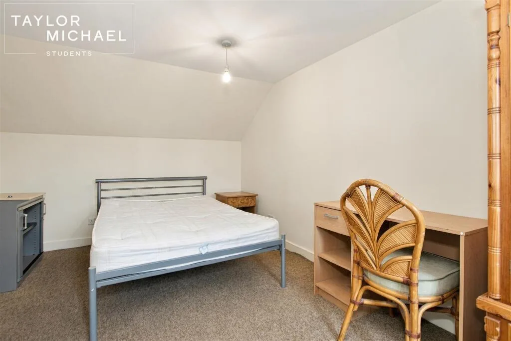 6 bedroom terraced house for rent