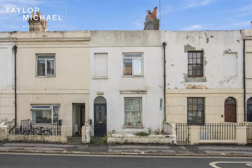 6 bedroom terraced house for rent