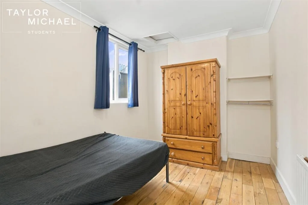 6 bedroom terraced house for rent