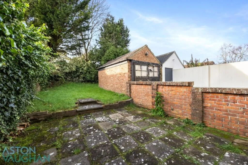 6 bedroom detached house for rent