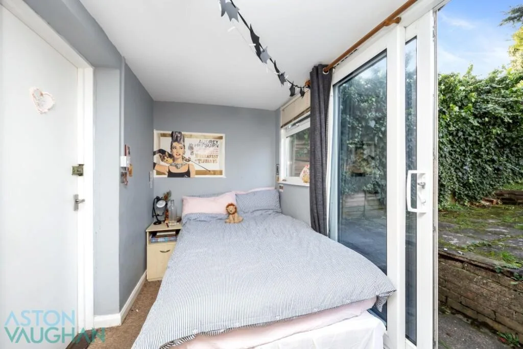 6 bedroom detached house for rent