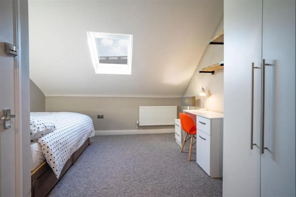 6 bedroom terraced house for rent