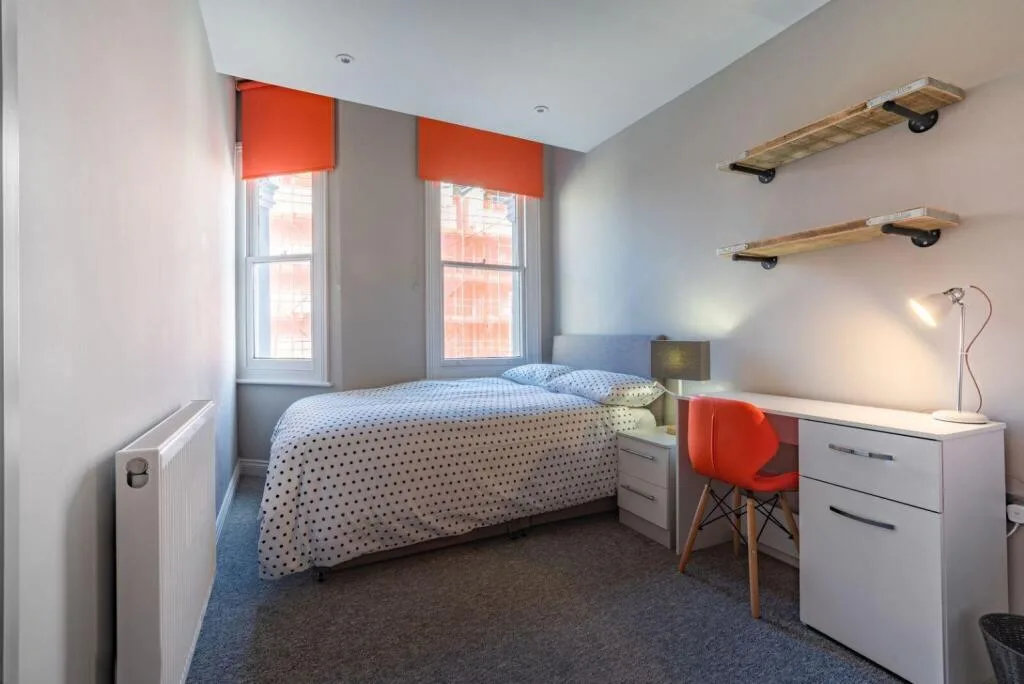 6 bedroom terraced house for rent