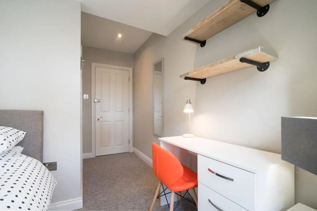 6 bedroom terraced house for rent