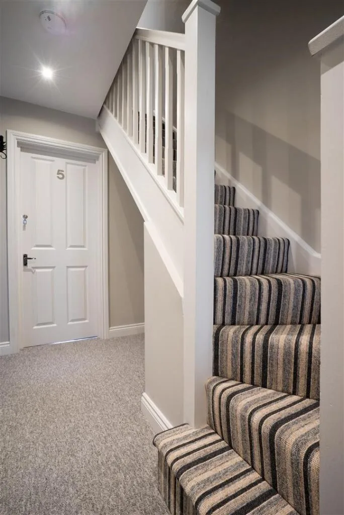 6 bedroom terraced house for rent
