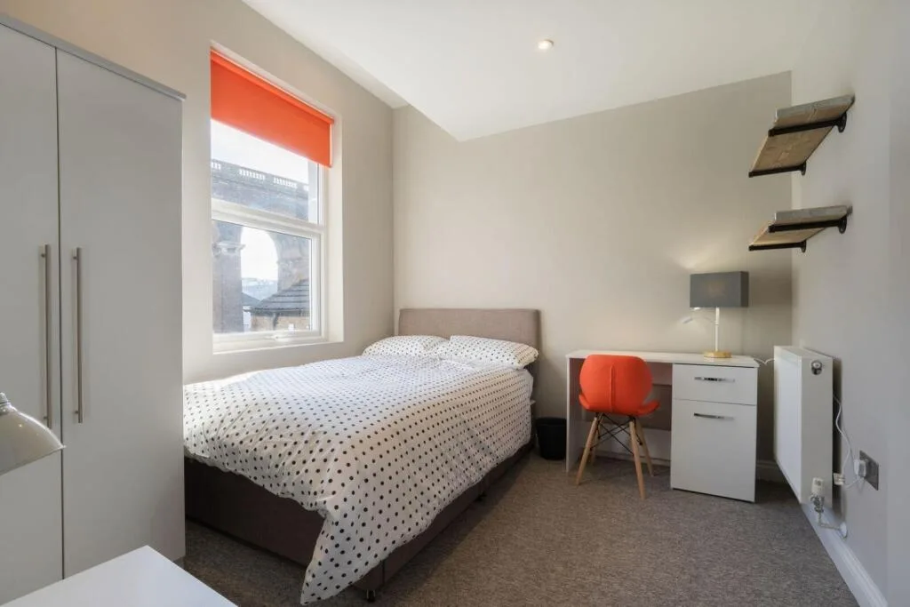 6 bedroom terraced house for rent