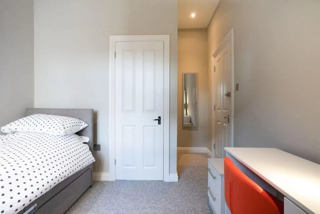 6 bedroom terraced house for rent