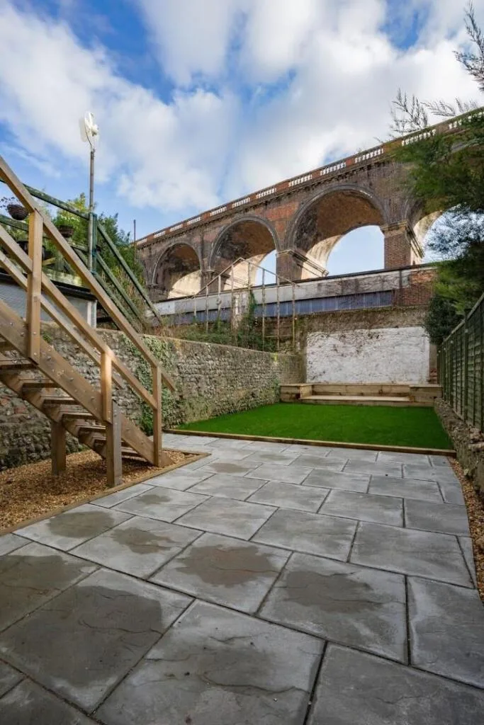 6 bedroom terraced house for rent
