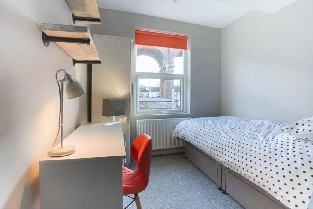 6 bedroom terraced house for rent