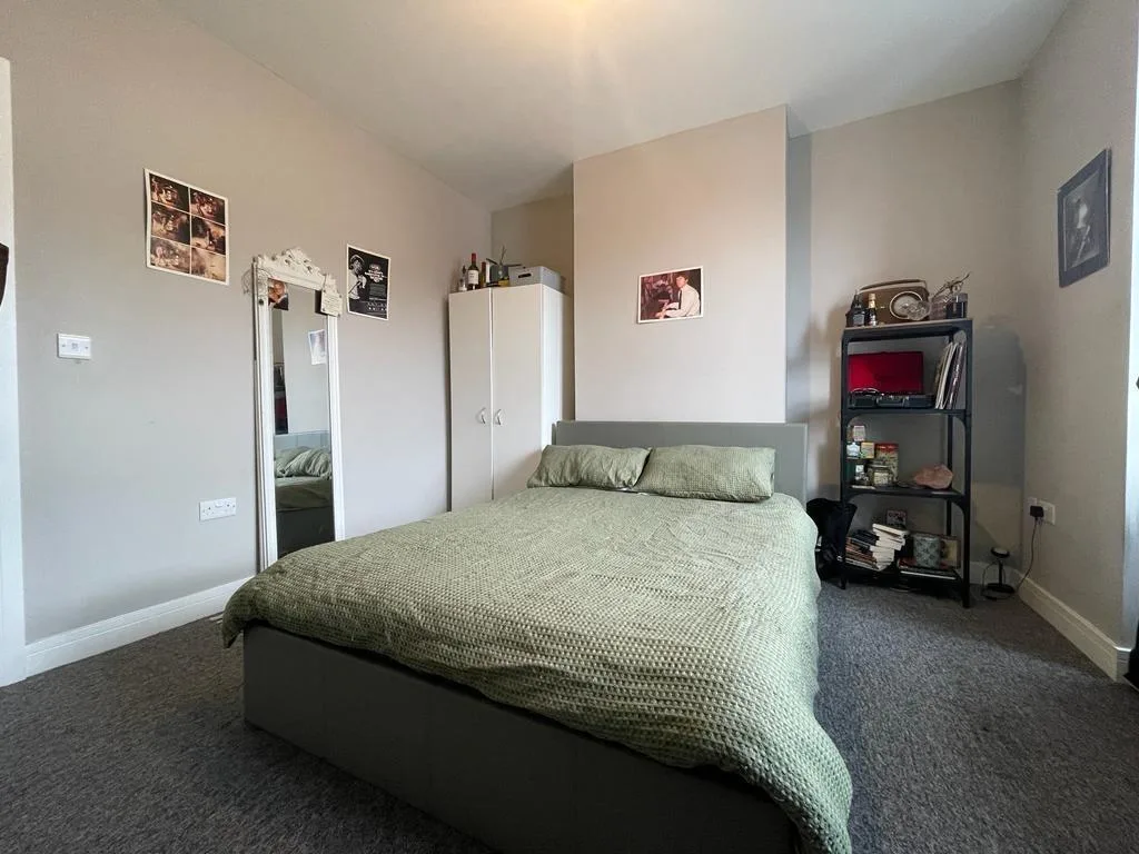 3 bedroom semi-detached house for rent