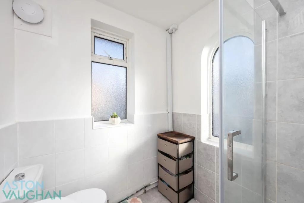 4 bedroom semi-detached house for rent