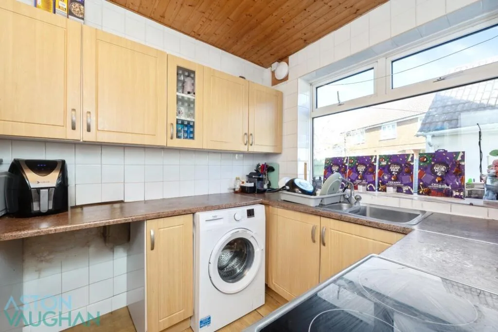 4 bedroom semi-detached house for rent