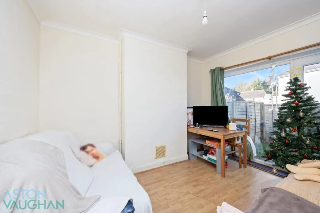 4 bedroom semi-detached house for rent