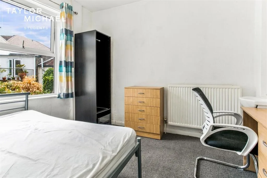 5 bedroom terraced house for rent