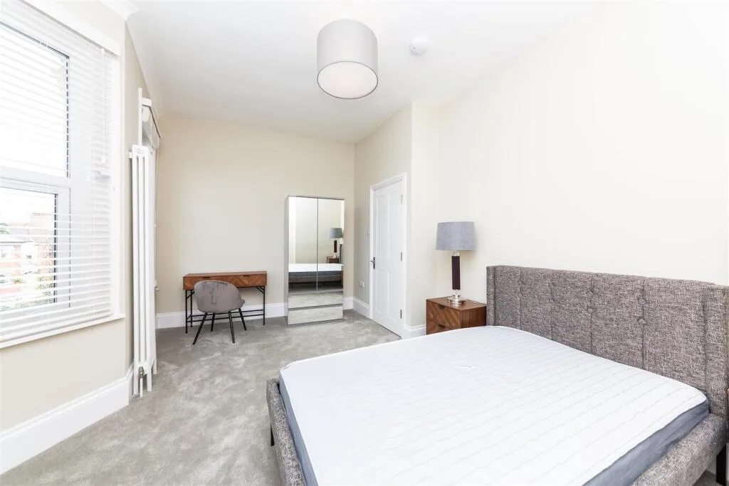 5 bedroom maisonette for rent
