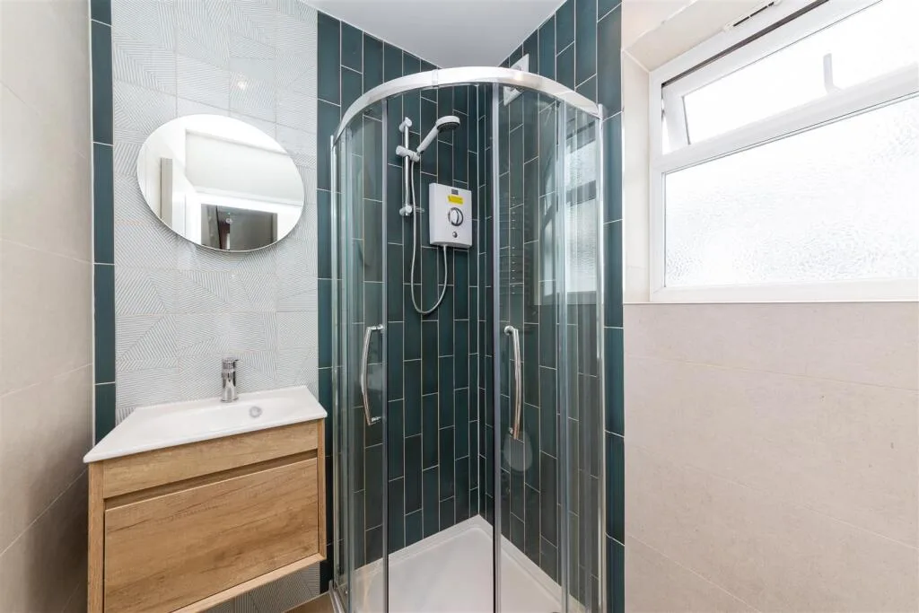 5 bedroom maisonette for rent