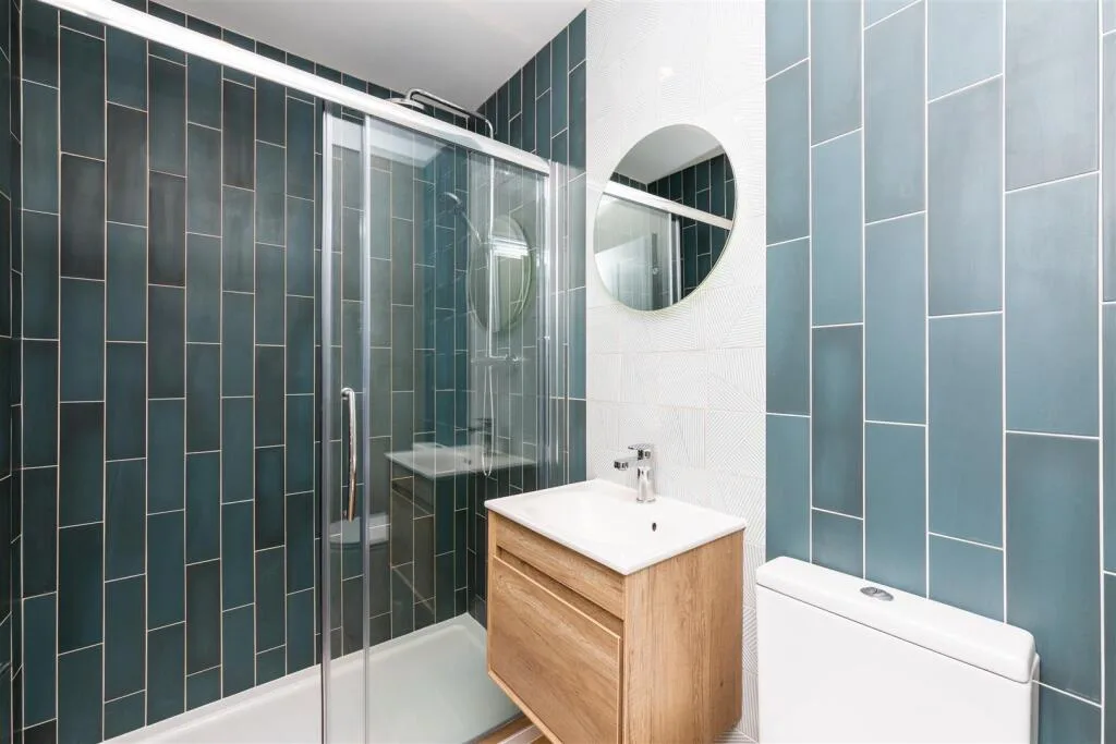 5 bedroom maisonette for rent