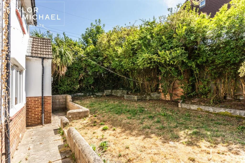 5 bedroom house for rent