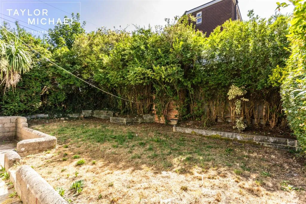 5 bedroom house for rent